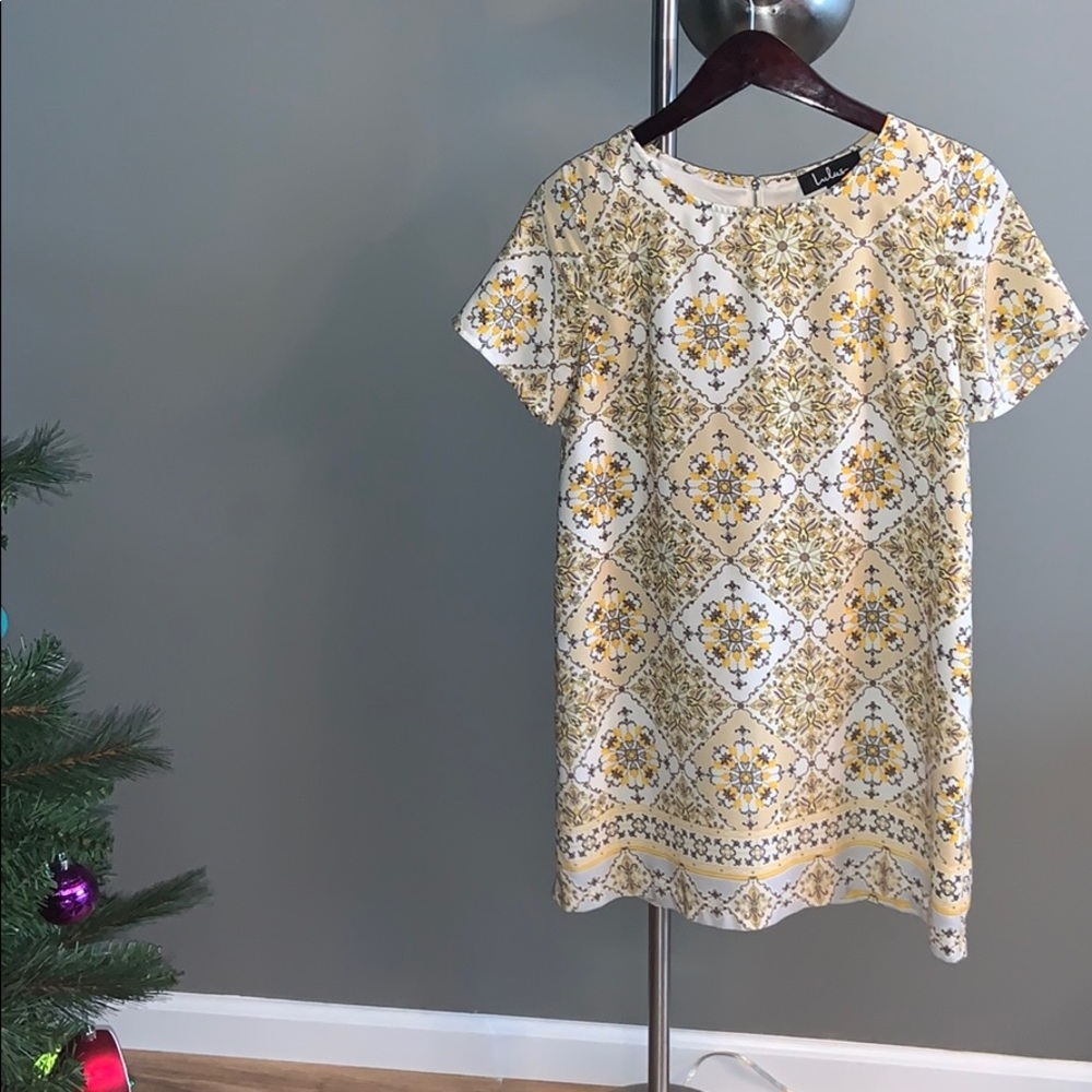 Lulu’s gorgeous floral mini shift dress